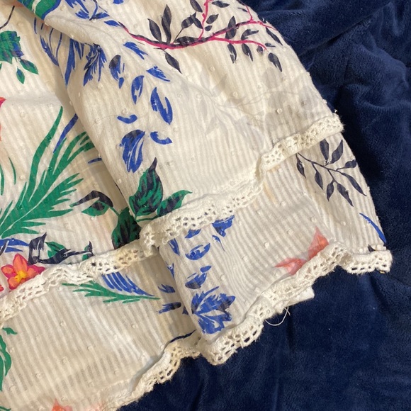 Laura Ashley seersucker spring floral print Girl’s 6x dress - washed once - Picture 2 of 9